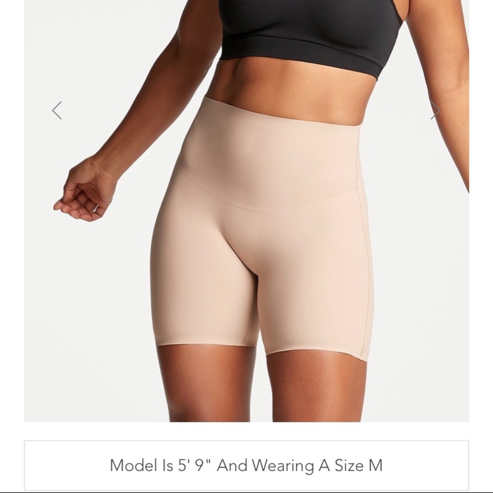 Yummie Clean Cut Control Mid Waist Shaping Short